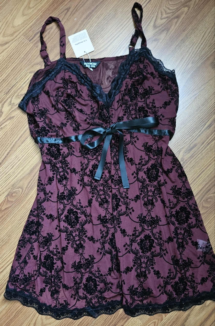 BloomChic Burgundy and Black Lingerie Set Sz 1X - Picture 10 of 12